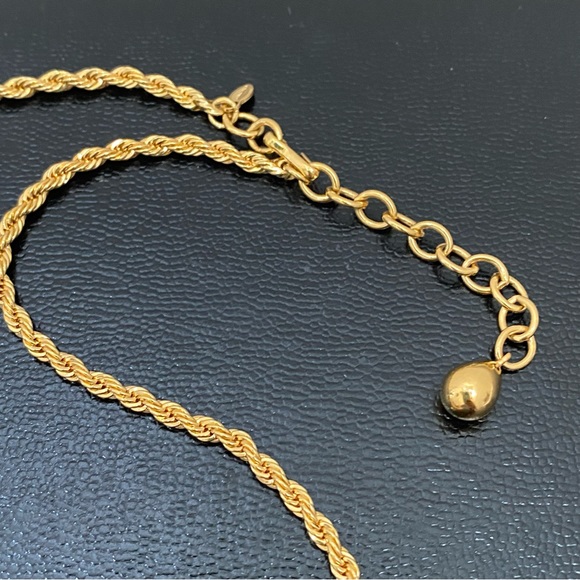 Vintage MONET Signed Black/Clear Crystal Rhinestone Teardrop Pendant Necklace - Picture 15 of 16